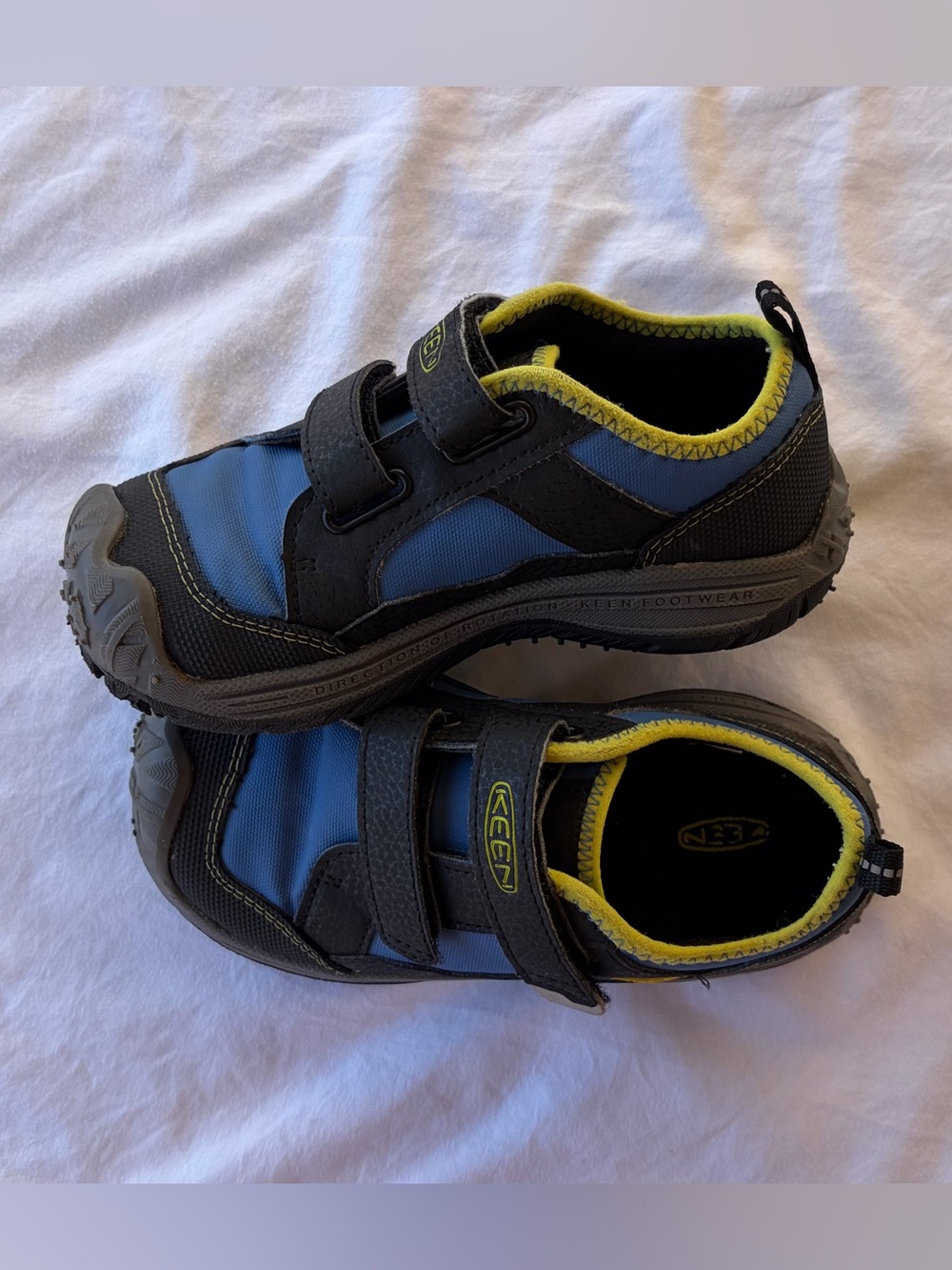 KEEN Kids Sz 11 Speed Hound Blue and Black Velcro Trail Sneakers Excellent Cond!